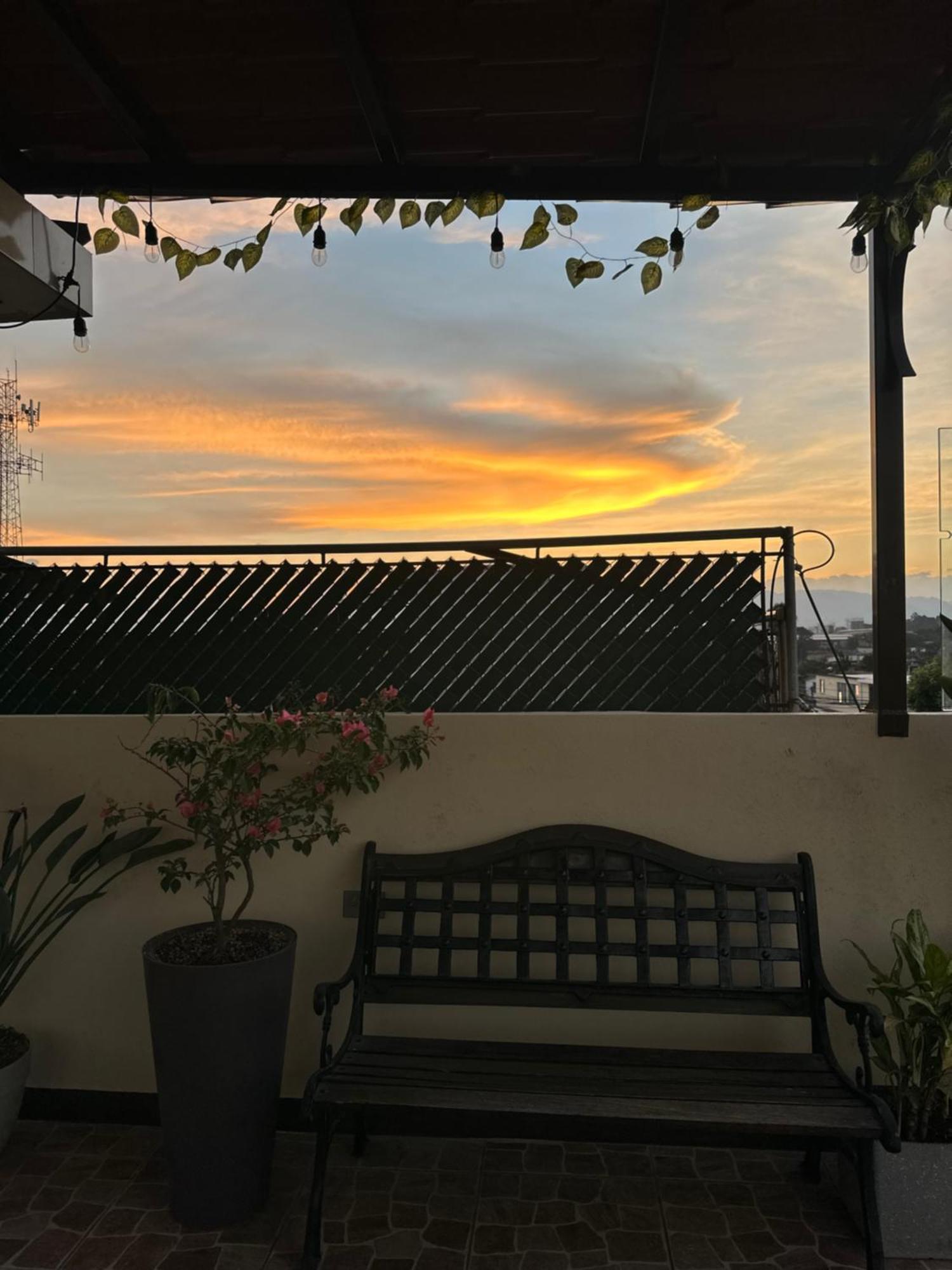 Sky Garden Hotel Guatemala City Luaran gambar